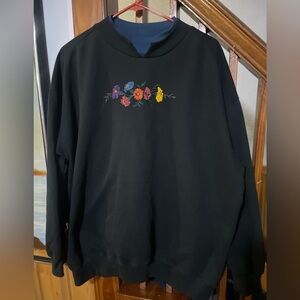 Vintage Black Sweatshirt with colorful Floral Embroidery, Women’s 2X unique